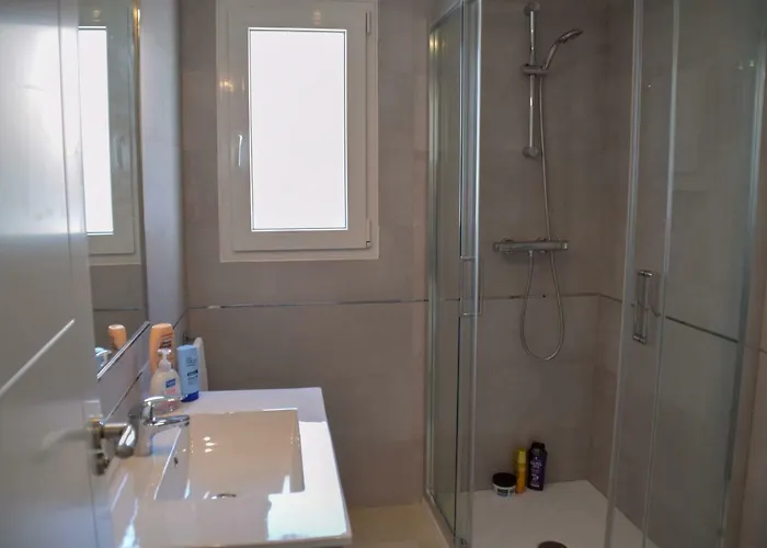 Paradise - Valeria Вілла Нерха