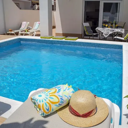 Villa Paradise - Valeria