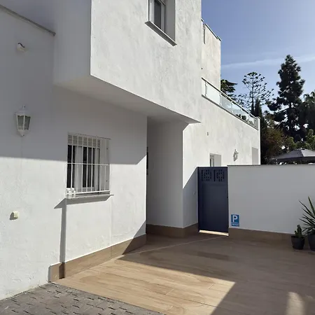 Villa Paradise - Valeria *