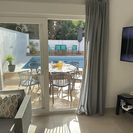 Paradise - Valeria נרחה