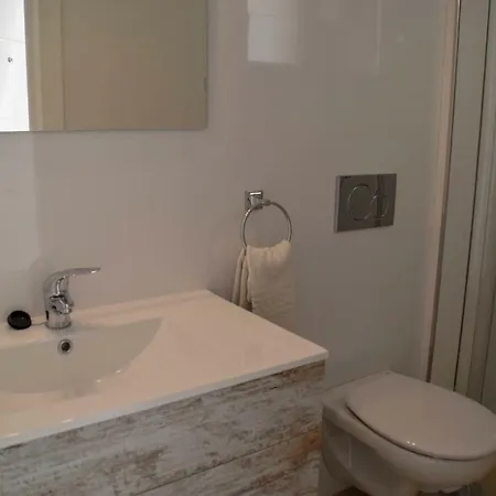 Paradise - Valeria Villa *