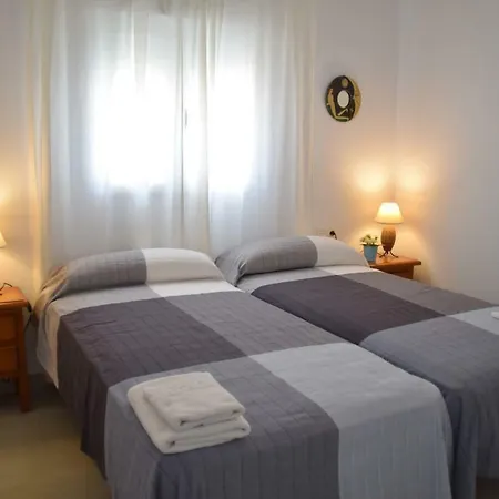 Villa Paradise - Valeria *