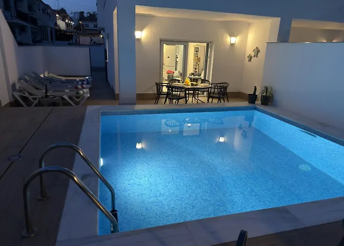 Villa Paradise - Valeria *