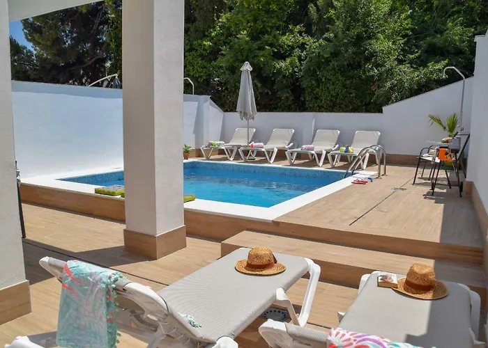 Paradise - Valeria Villa Nerja